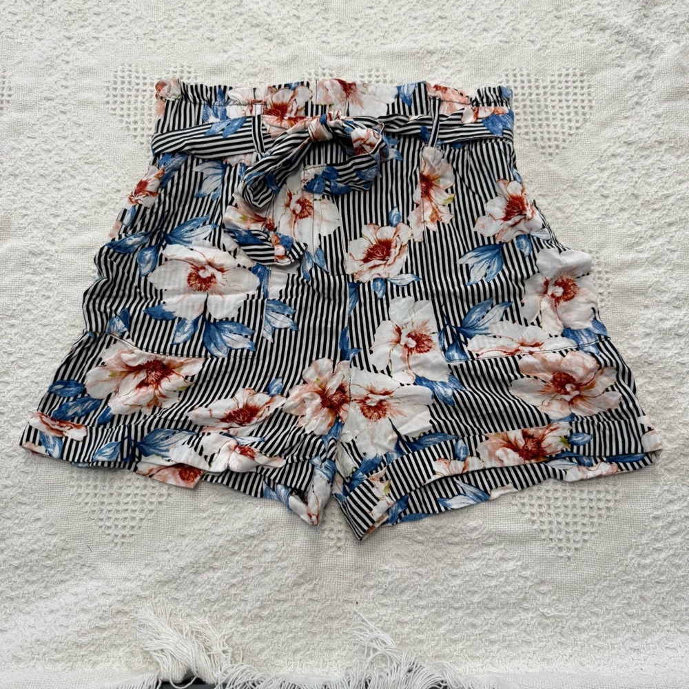 Joe B by Joe Benbasset Floral Striped Shorts (S?)